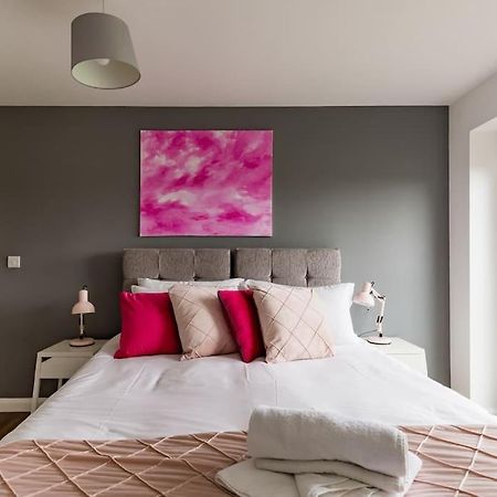 Tm - Rana Court 1 Bedroom Apartment With Balcony อ็อกซ์ฟอร์ด ภายนอก รูปภาพ