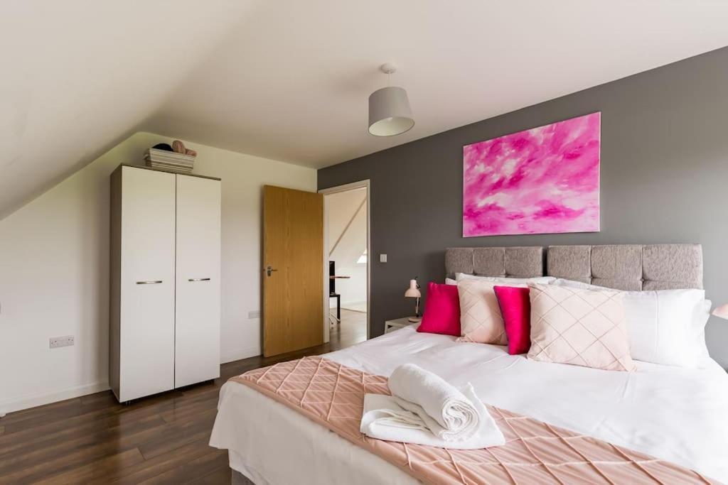 Tm - Rana Court 1 Bedroom Apartment With Balcony อ็อกซ์ฟอร์ด ภายนอก รูปภาพ